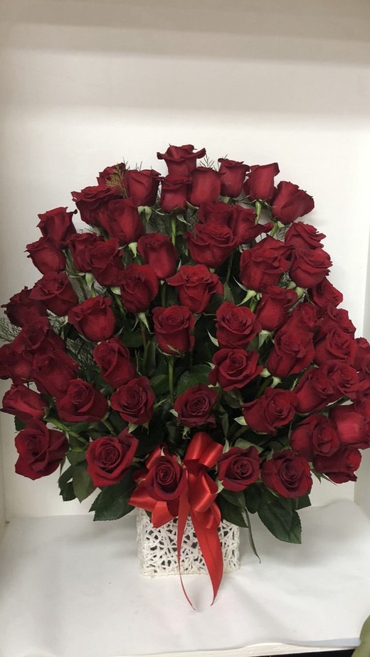 Deluxe Red Roses